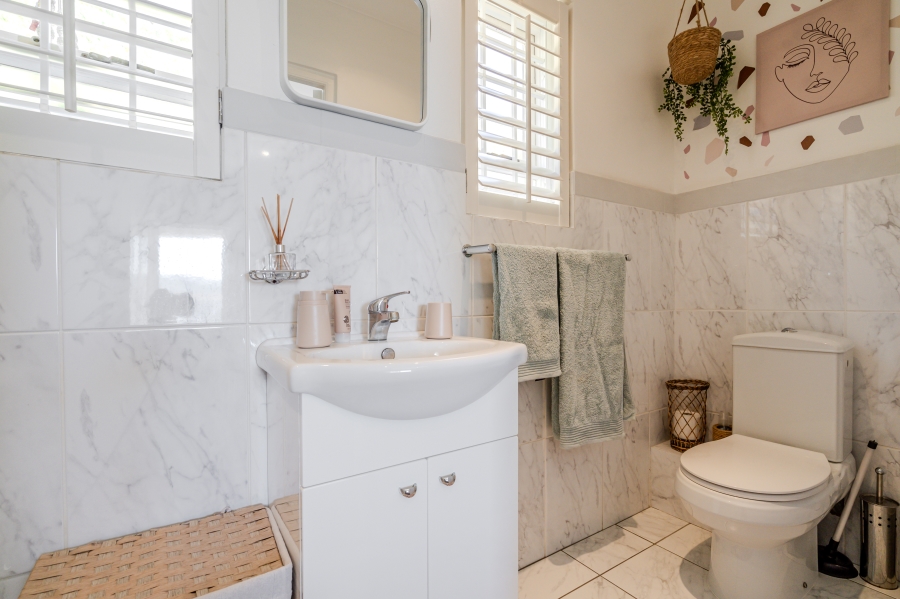 4 Bedroom Property for Sale in Simons Kloof Western Cape